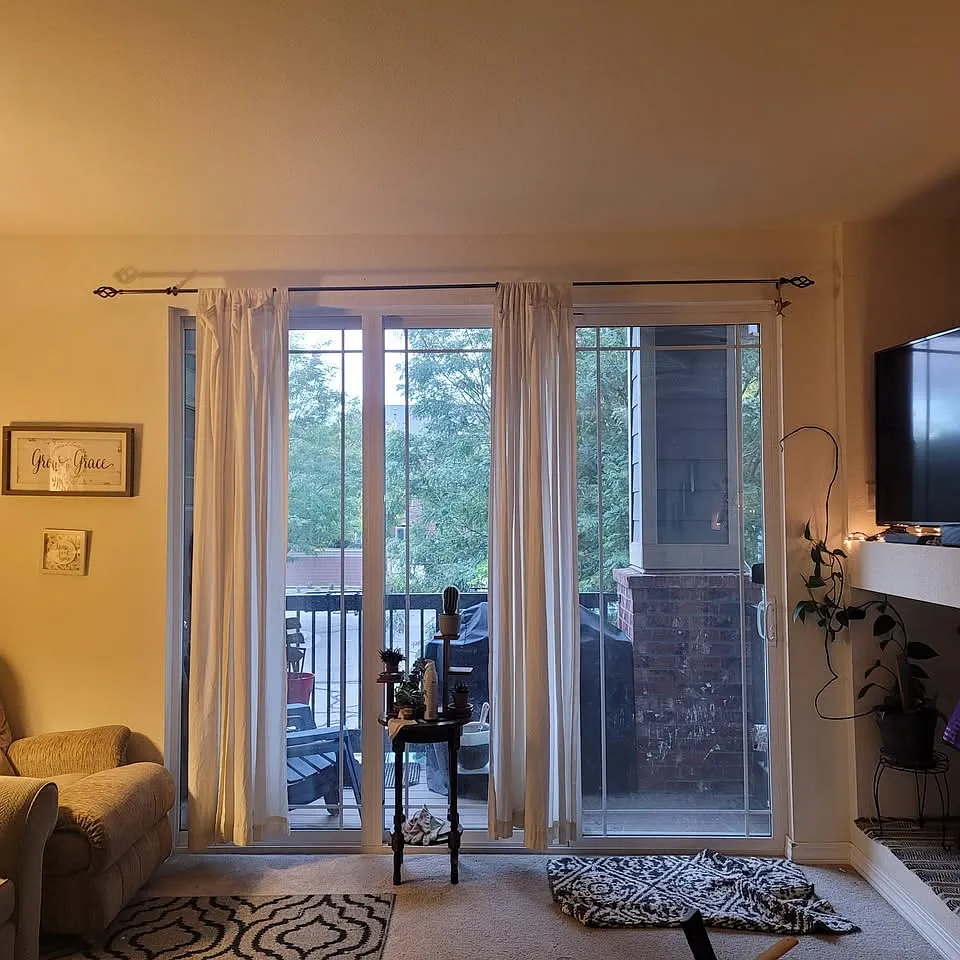 2 bed, 1054 sqft, $1,900 — Photo 4