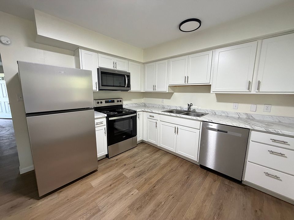 1st image of 304 Miller Dr #B