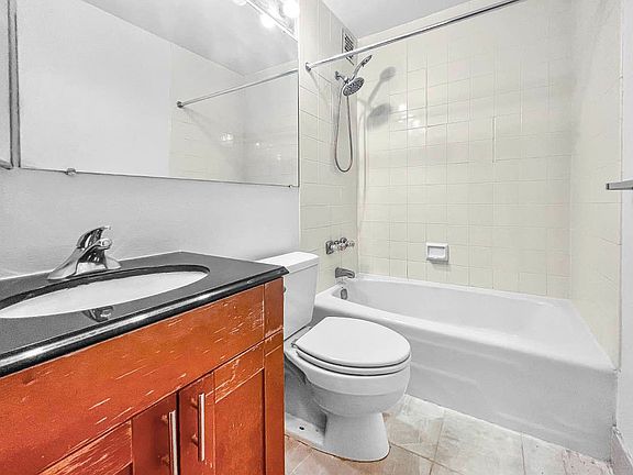 5th image of 370 W 30th St #7EE