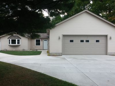 1094 N Main St, Amherst, OH, 44001