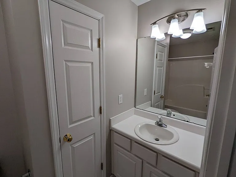 102 College Ave — Photo 15