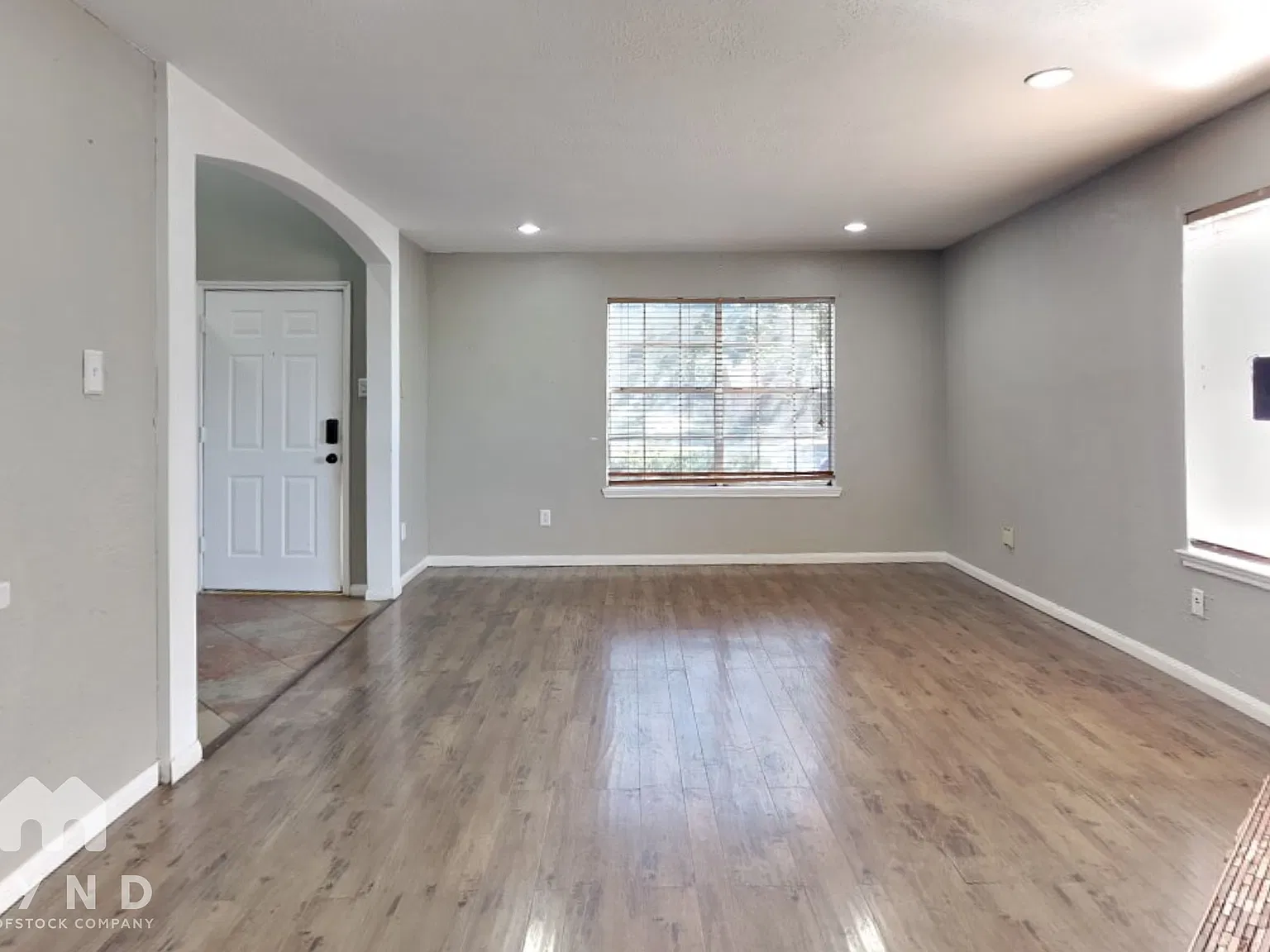 3 bed, 2.5 bath, 2026 sqft, $1,945 — Photo 2