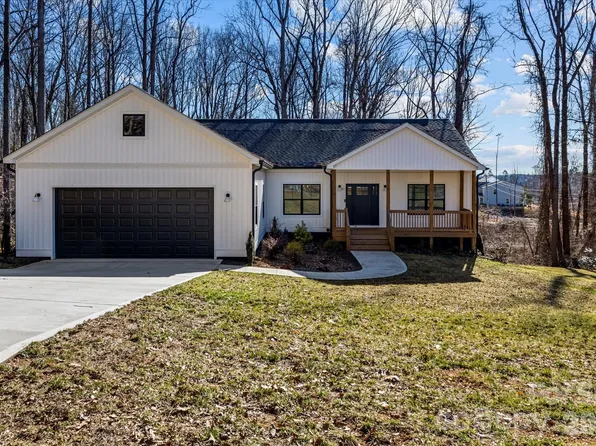 428 Florence Cir, Statesville, NC 28625
