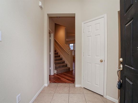 4th image of 9825 Cedarcrest Dr