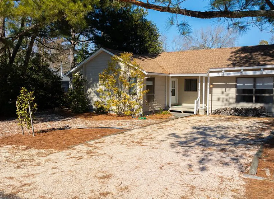 602 Sussex Ct