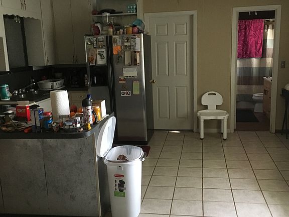 3rd image of 119 W Live Oak Dr