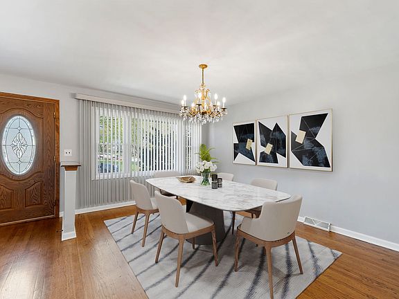 4th image of 818 N Lombard St
