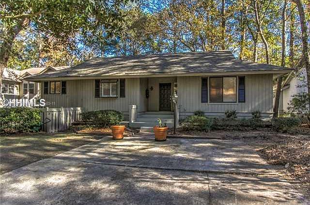 1st image of 9 Evergreen Ln