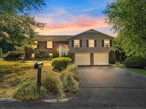 99 Tanglewood Dr, West Warwick, RI 02893