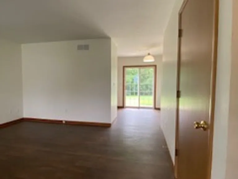 819 Colonial Manor Dr — Photo 4