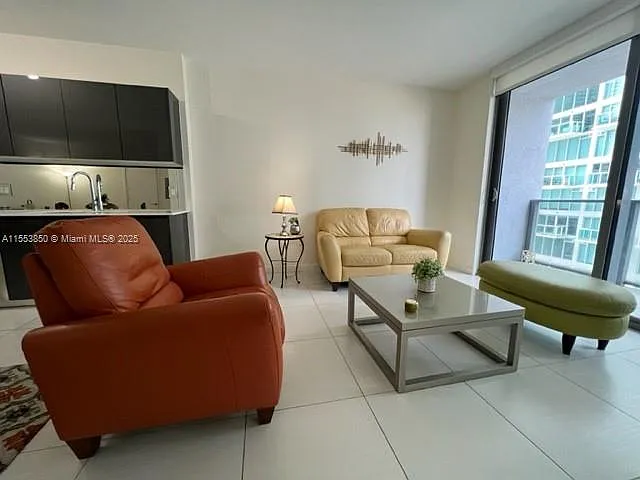 31 SE 6th St #1606 — Photo 8