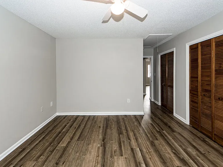 7620 Valleyview Cir — Photo 1