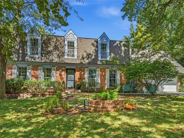 2804 W 120th Ter, Leawood, KS 66209