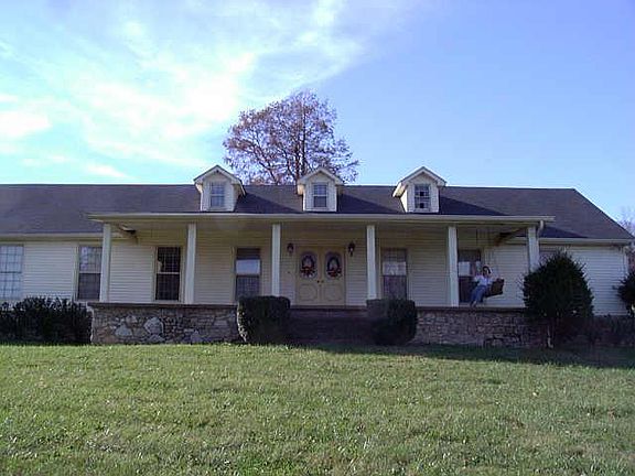 2nd image of 4725 Columbia Park