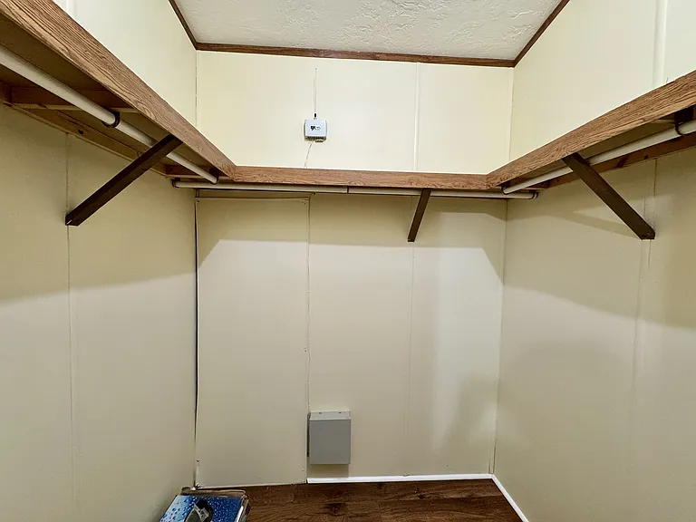 229 Bateman Ln — Photo 13