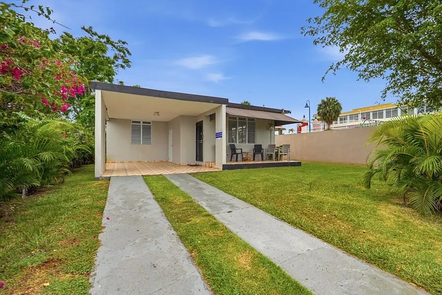 3 bed, 1.0 bath, 1500 sqft, $2,200 — Photo 1