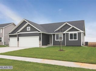 2451 E Kenyon Ave, Des Moines, IA 50320