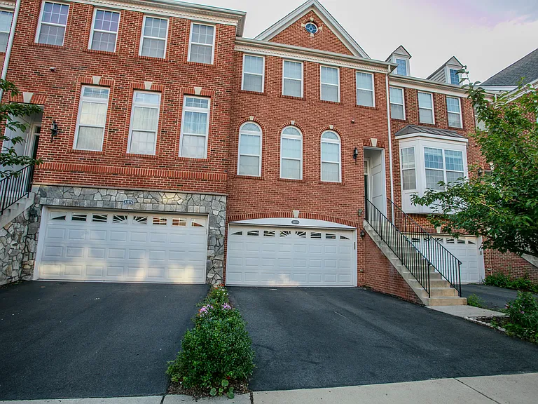 43276 Mitcham Sq — Photo 37