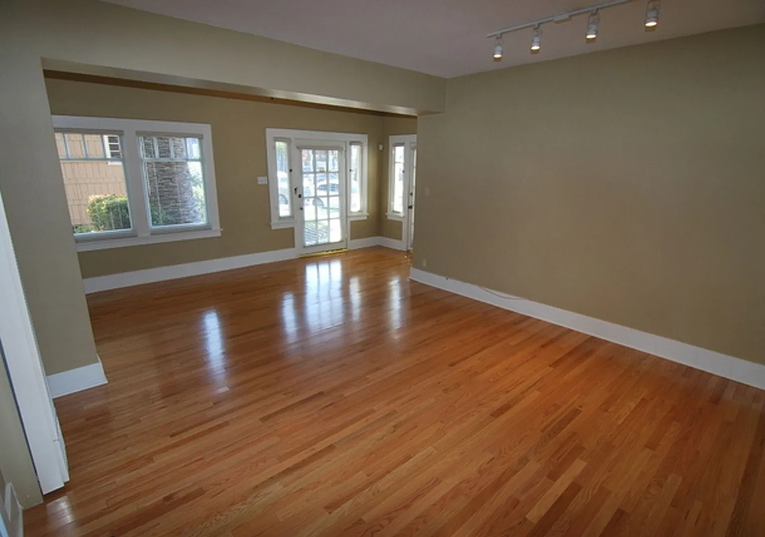 Timeless Two-Story Charm in the Heart of Bluff Park — Photo 4