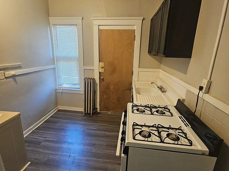 14801 Clifton Blvd — Photo 9