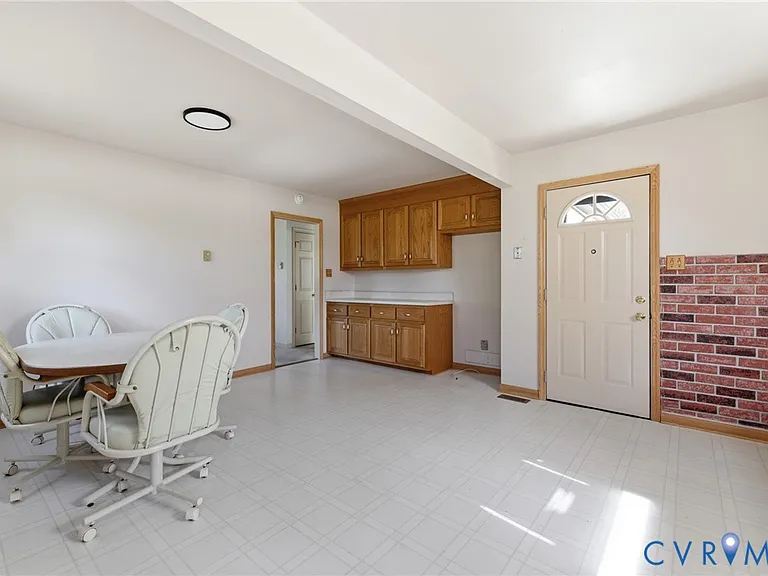 15219 Spruce Ave — Photo 9