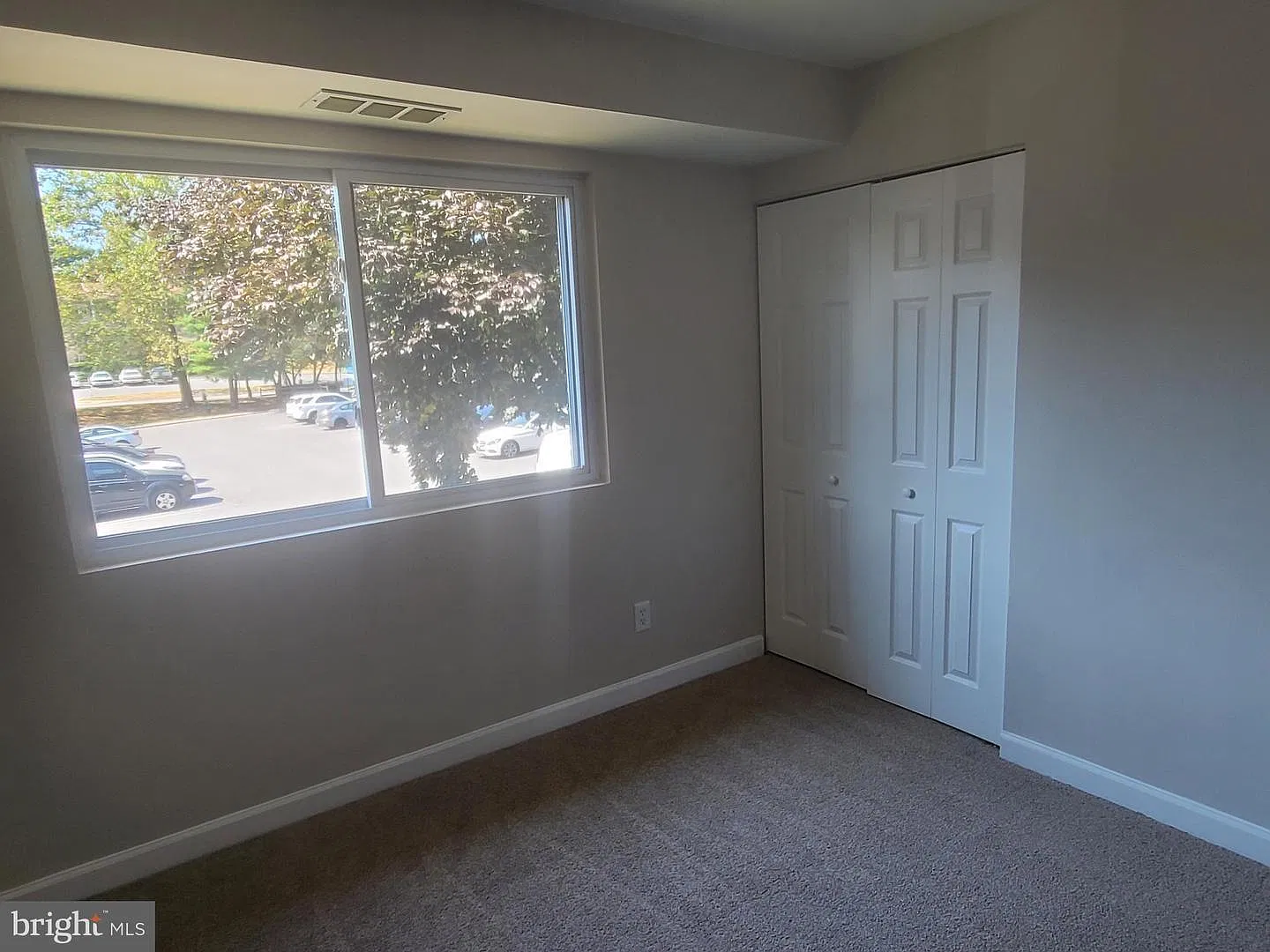 2 bed, 1.5 bath, 874 sqft, $1,550 — Photo 2