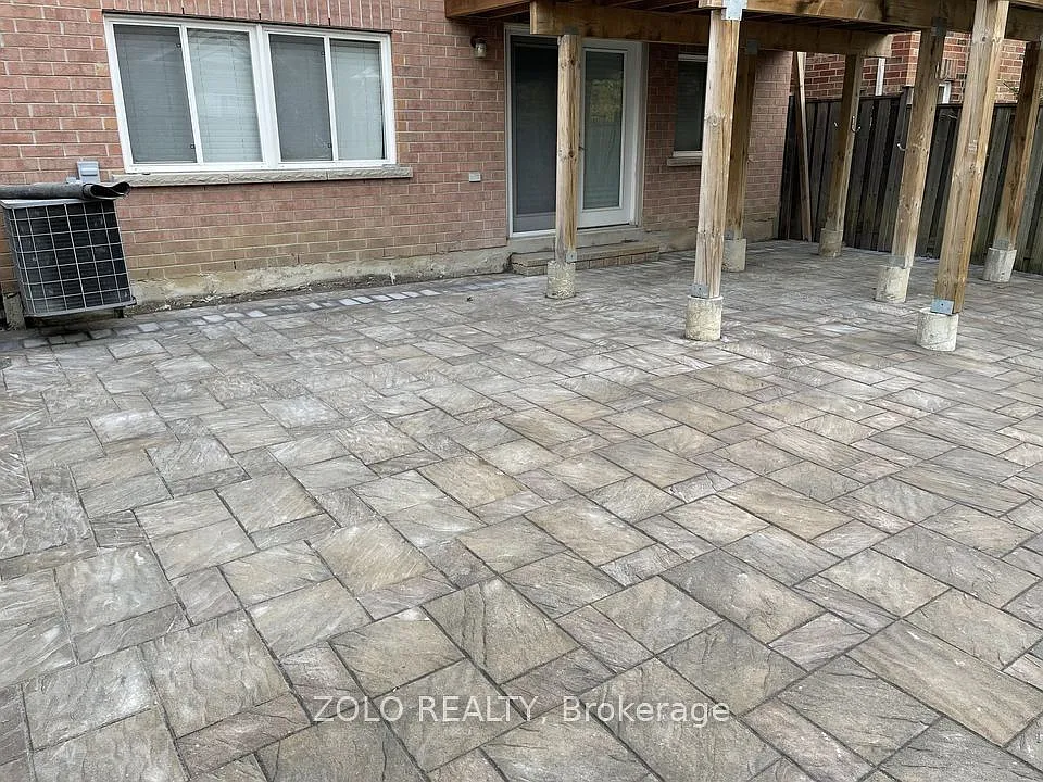 Building Photo - 33 Styles Cres