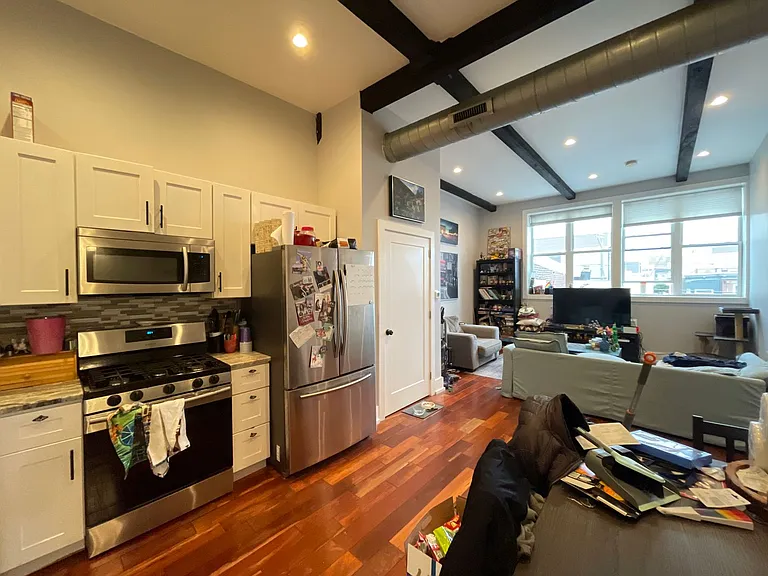 1025 E Montgomery Ave — Photo 3
