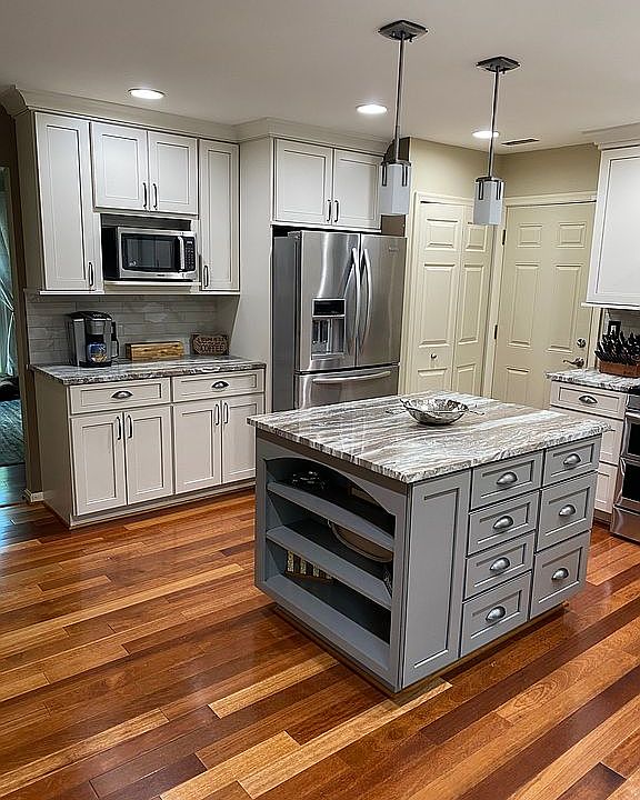 2nd image of 38 Bridgeport Cir