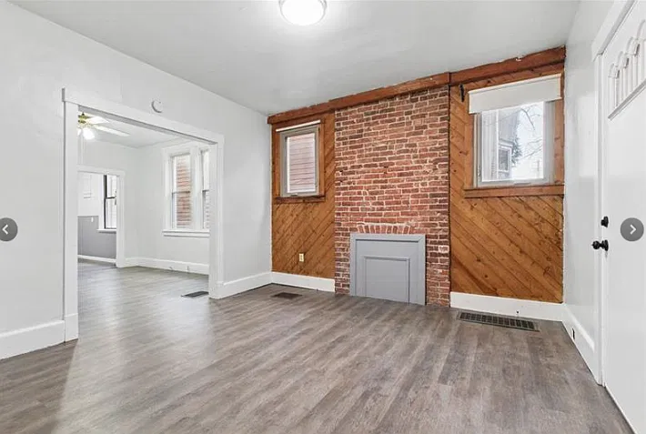 2 bed, 1024 sqft, $1,350 — Photo 2