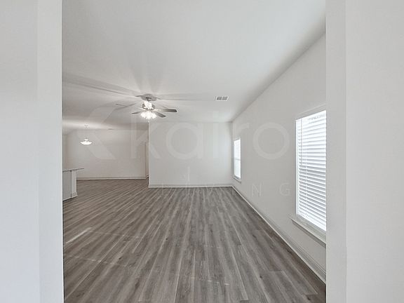 2nd image of 17647 Carlisle Ave
