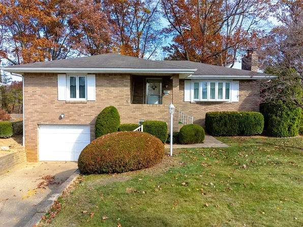 284 Hillcrest Dr, Trafford, PA 15085