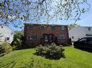 247 Robert Dr #1, North Tonawanda, NY 14120