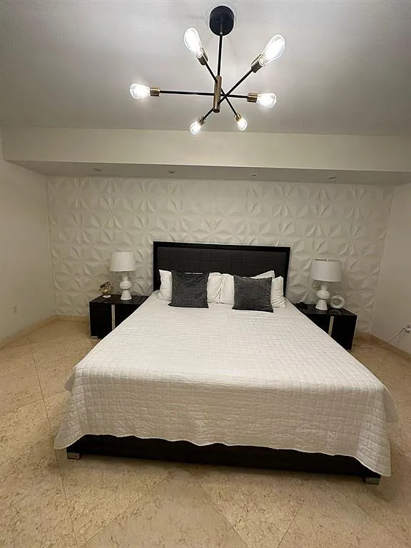 2 bed, 1086 sqft, $4,300 — Photo 2