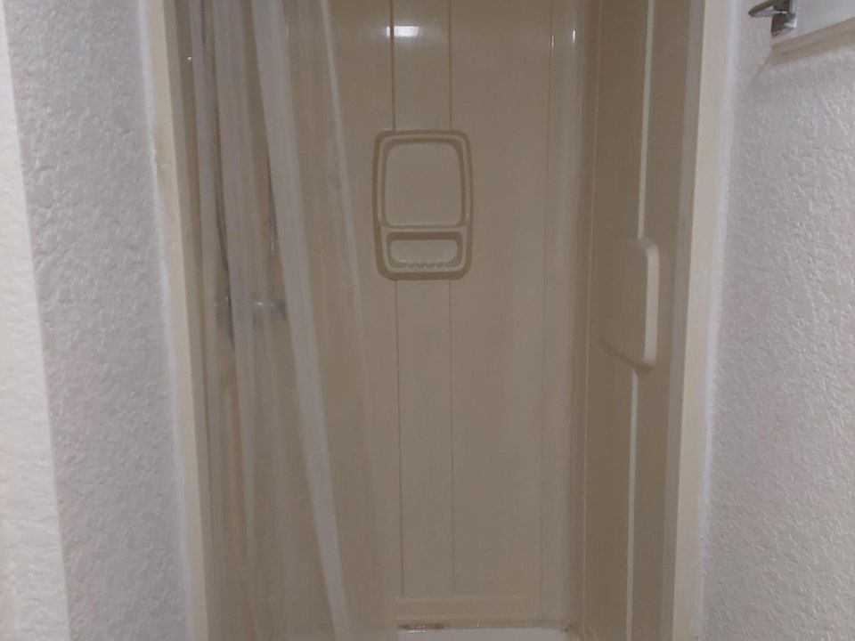 1st image of 782 1/2 Caledonia Pl #782-1/2