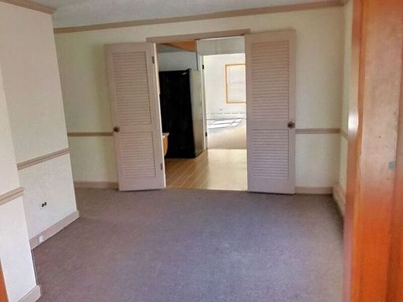 5th image of 1342 N Ash St