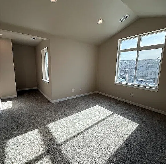 3 bed, 2.5 bath, 1456 sqft, $1,700 — Photo 3