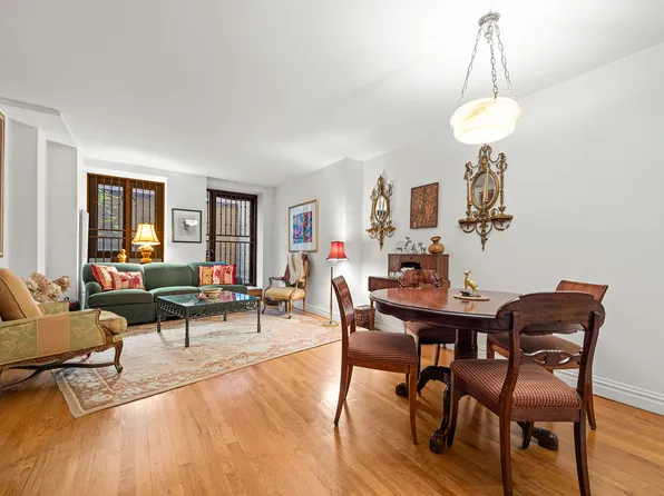 135 West 70th Street image 3 of 14