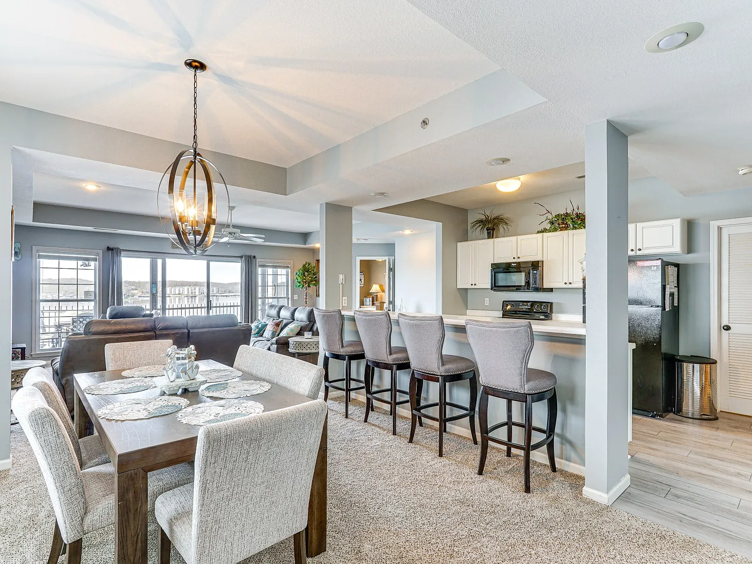 200 E Harbour Towne Dr — Photo 3