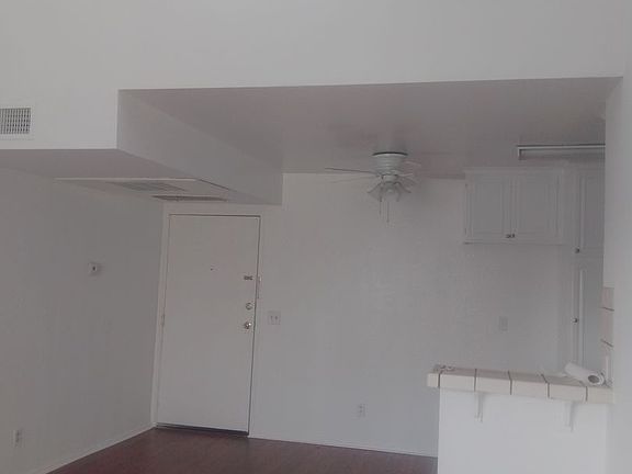 5th image of 5554 Carpenter Ave APT 205