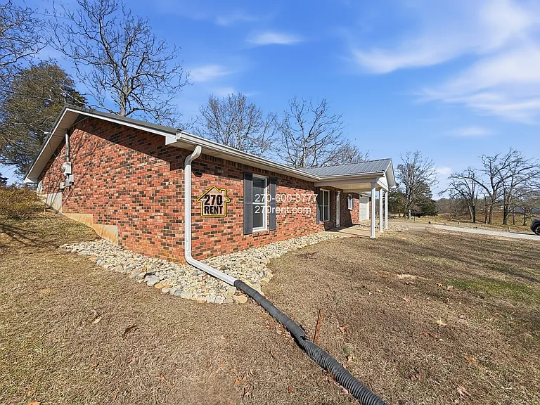 2390 Brandenburg Rd — Photo 6