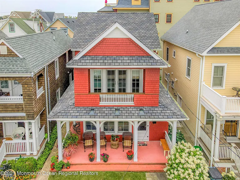 26 Atlantic Ave — Photo 2