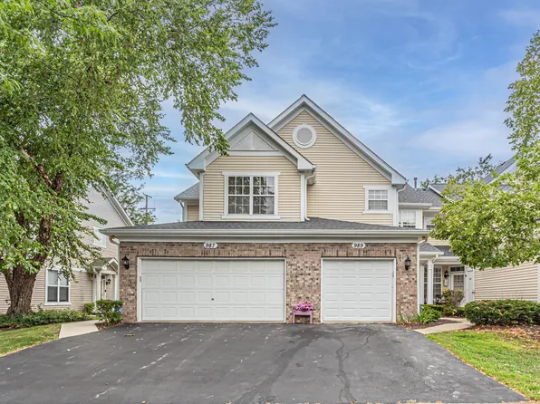989 Sheridan Cir, Naperville, IL 60563