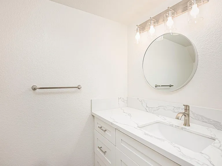 1568 Oliver Ave #C — Photo 14