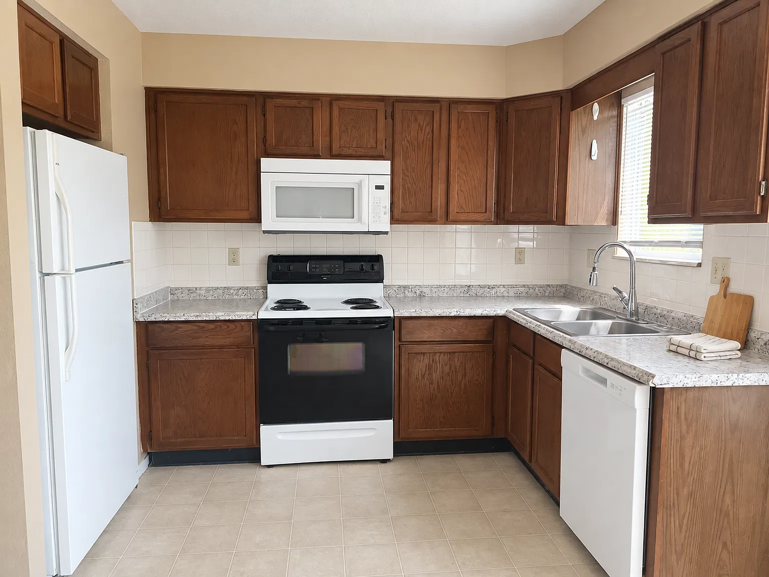 Devling Place Apartments — Photo 4