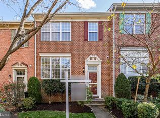 7443 Gillingham Row, Alexandria, VA 22315