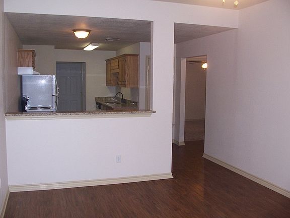 3rd image of 1524 Northwood Blvd APT 4