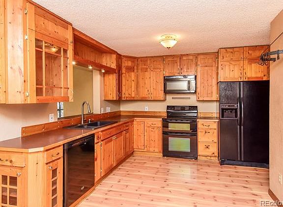 5th image of 1345 Starling Ln