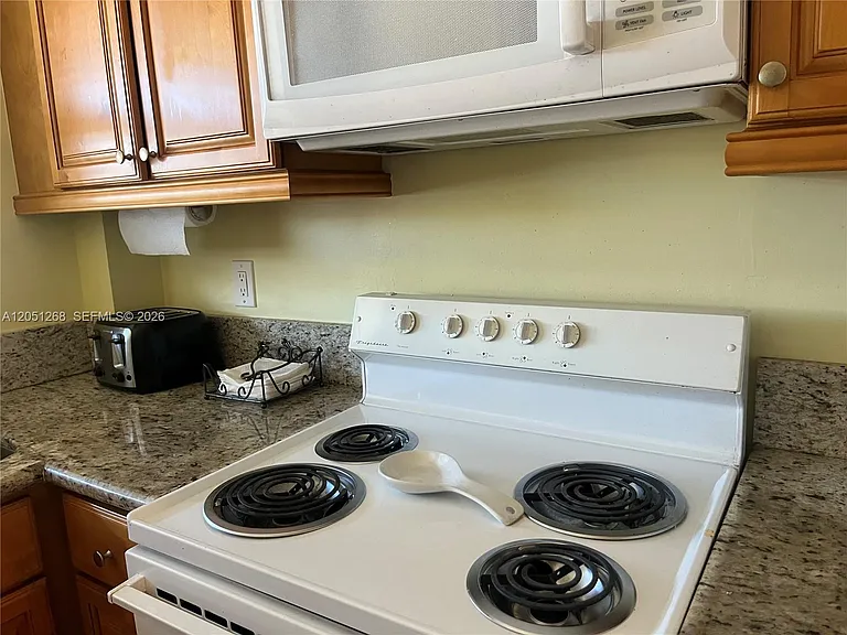 501 Blue Heron Dr #306A — Photo 16