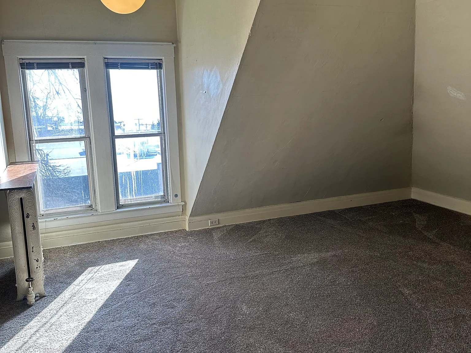 1 bed, 950 sqft, $1,100 — Photo 3